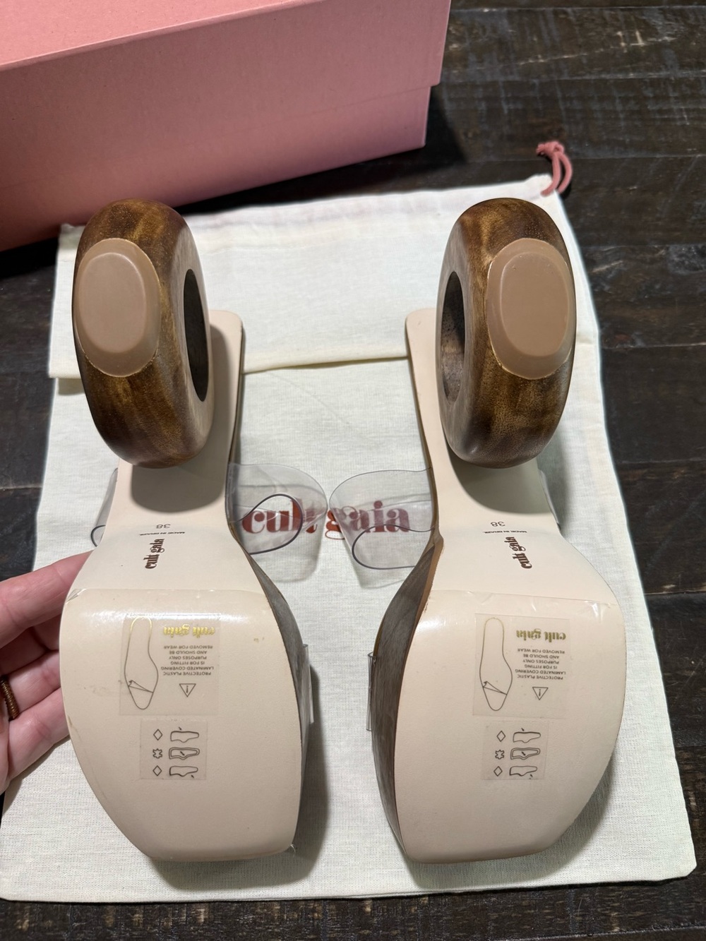 NIB Cult Gaia Remi Clear Wood Circle Platform Sandals Sz 38 EU Summer Resort - Picture 15 of 16